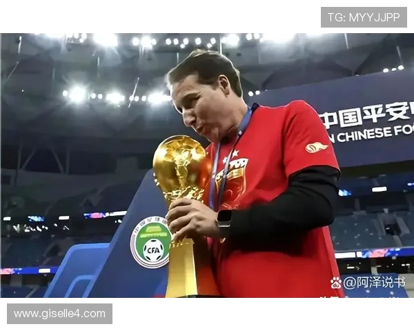 上海海港迎来哈维尔时代，球队状态备受关注与期待