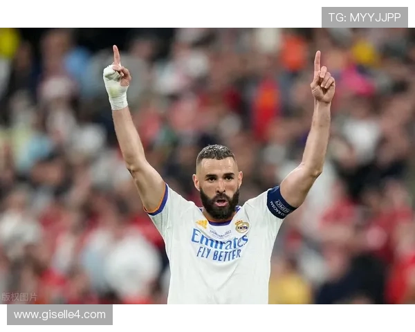 2021-22赛季封神：本泽马44球15助的金球级表现解析