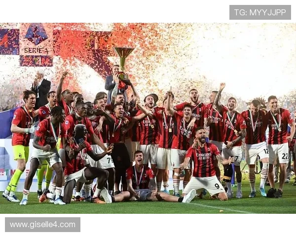 AC米兰中场与边路脱节，控场能力下滑影响比赛走势