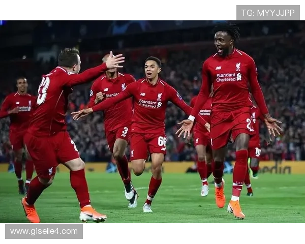 曼联,豪门光环下的迷雾:战术摇摆与阵容失衡,何时走出争冠困境? 曼联,豪门光环下的迷雾:战术摇摆与阵容失衡,何时走出争冠困境?